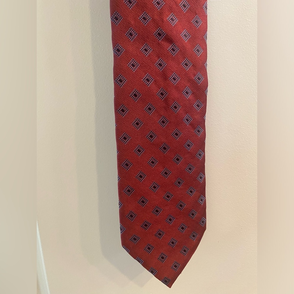 Ermenegildo Zegna Silk Necktie Maroon Burgundy Square Pattern Made in Italy